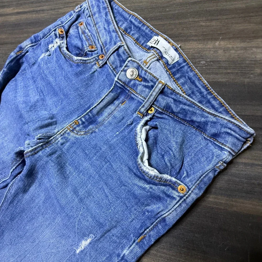 Zara The Skinny Island Blue‎ Jeans Size 6 Distressed Frayed Hem Denim